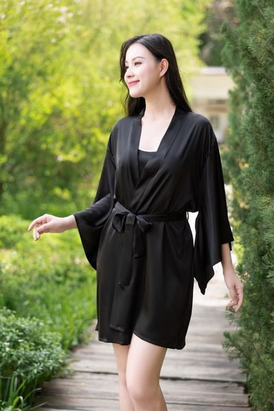  ÁO CHOÀNG LỤA TRƠN TRƠN C2082 