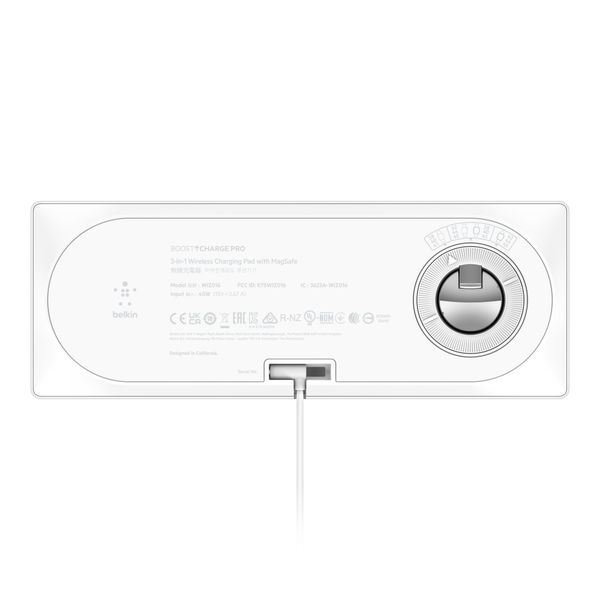 Đế sạc không dây 3 trong 1 BOOST↑CHARGE™ PRO MagSafe 15W, loại nằm, kèm sạc