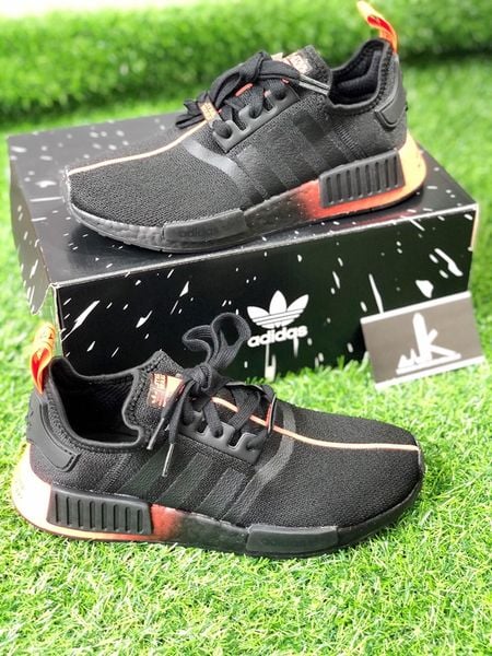  FW2282 - NMD R1 Star Wars Darth Vader 