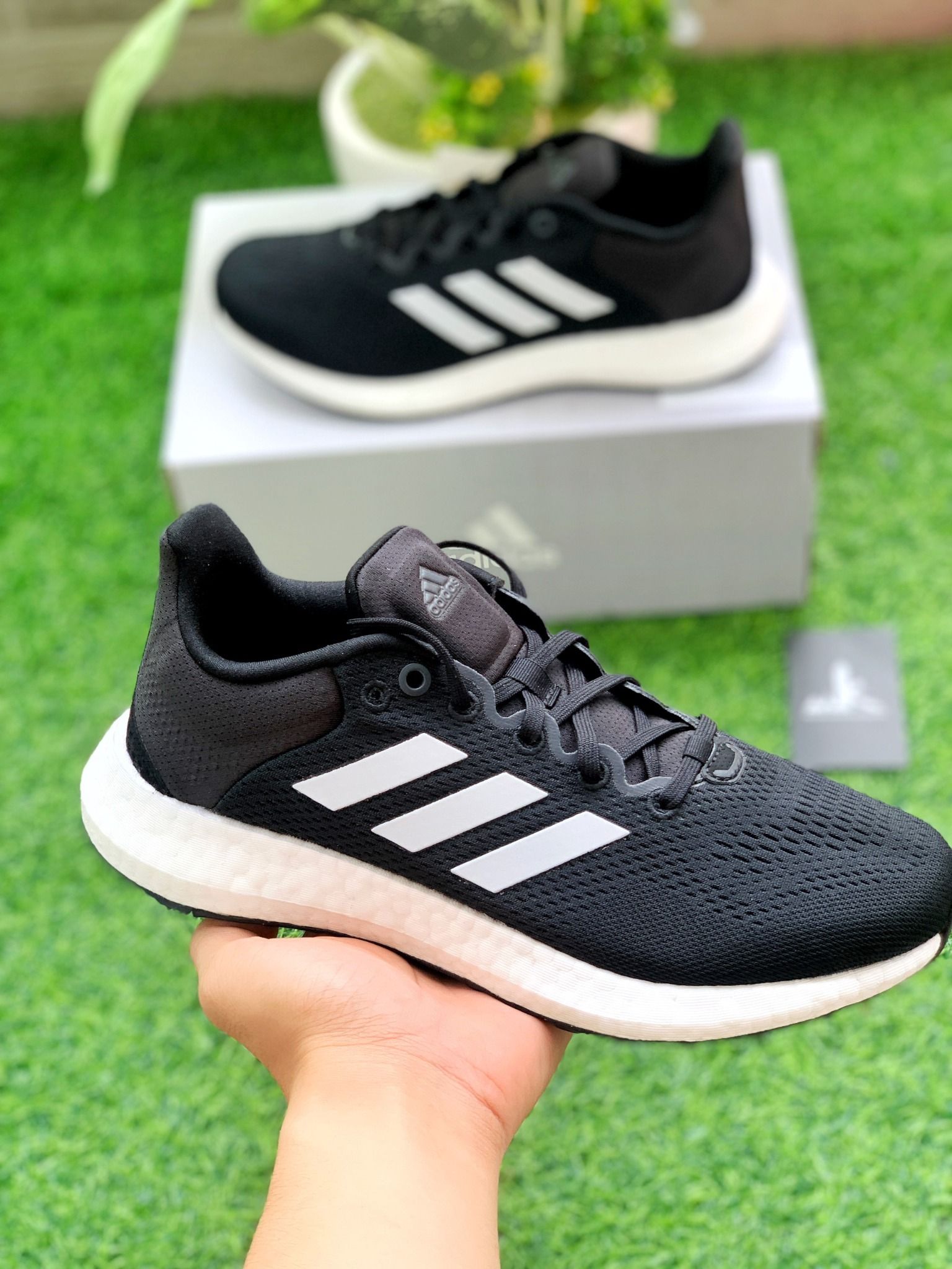  GW4832 PureBoost 21 Black White 