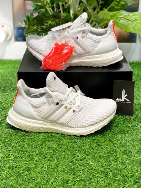  GZ9232 Ultraboost 4.0 DNA White Hearts 