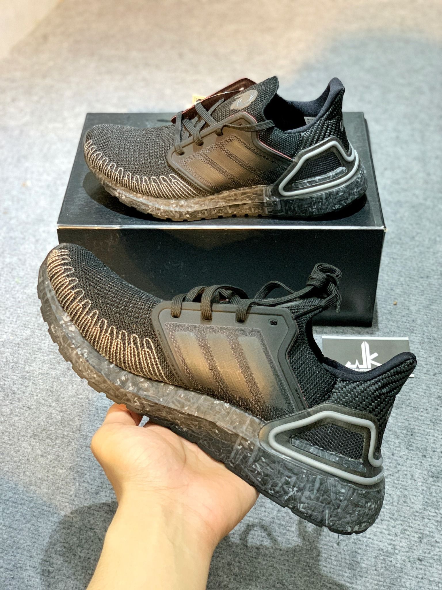  FY0646 Ultraboost 20 x James Bond Iron Metallic 