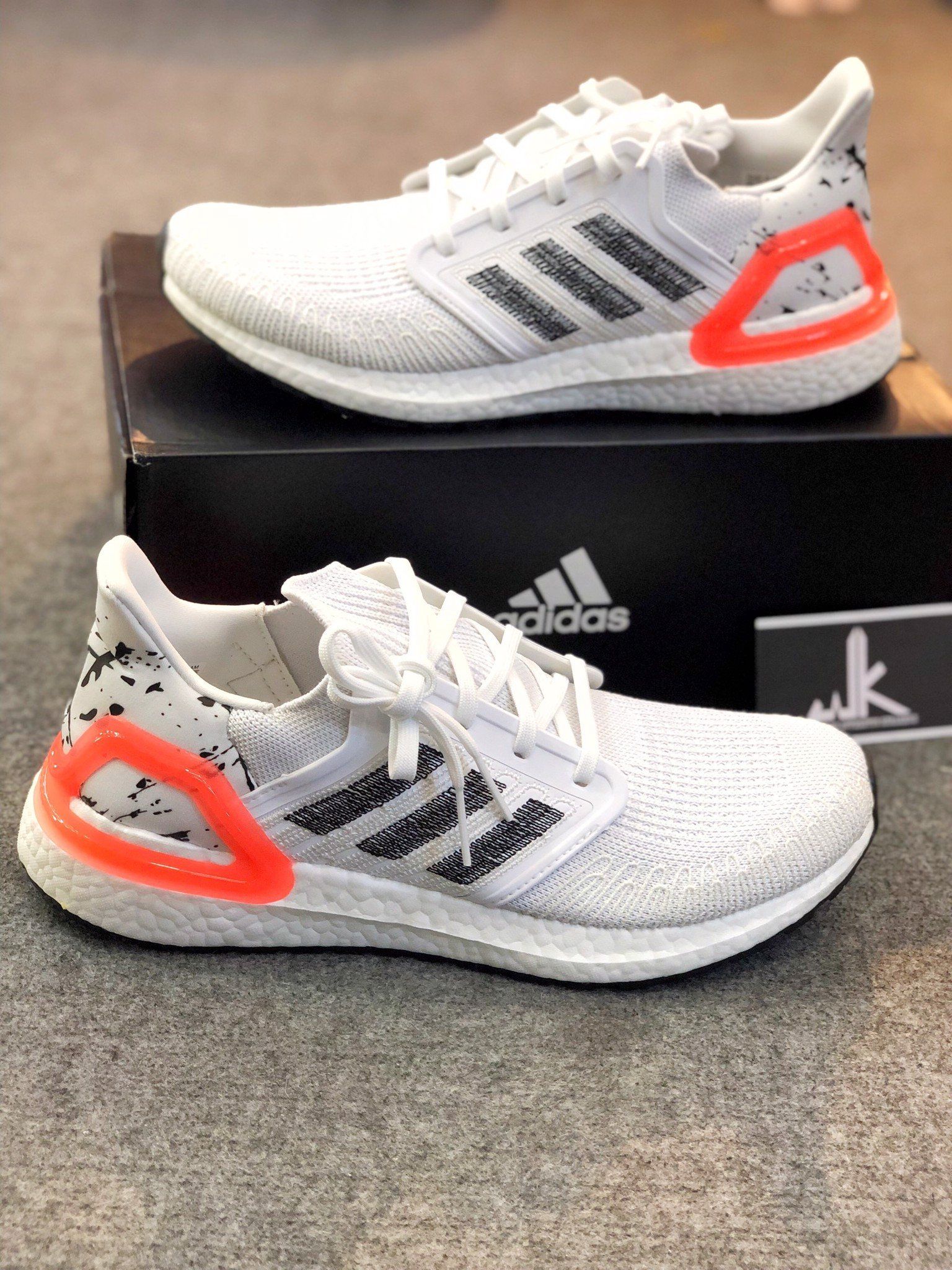  EG0699 - Ultraboost 2020 