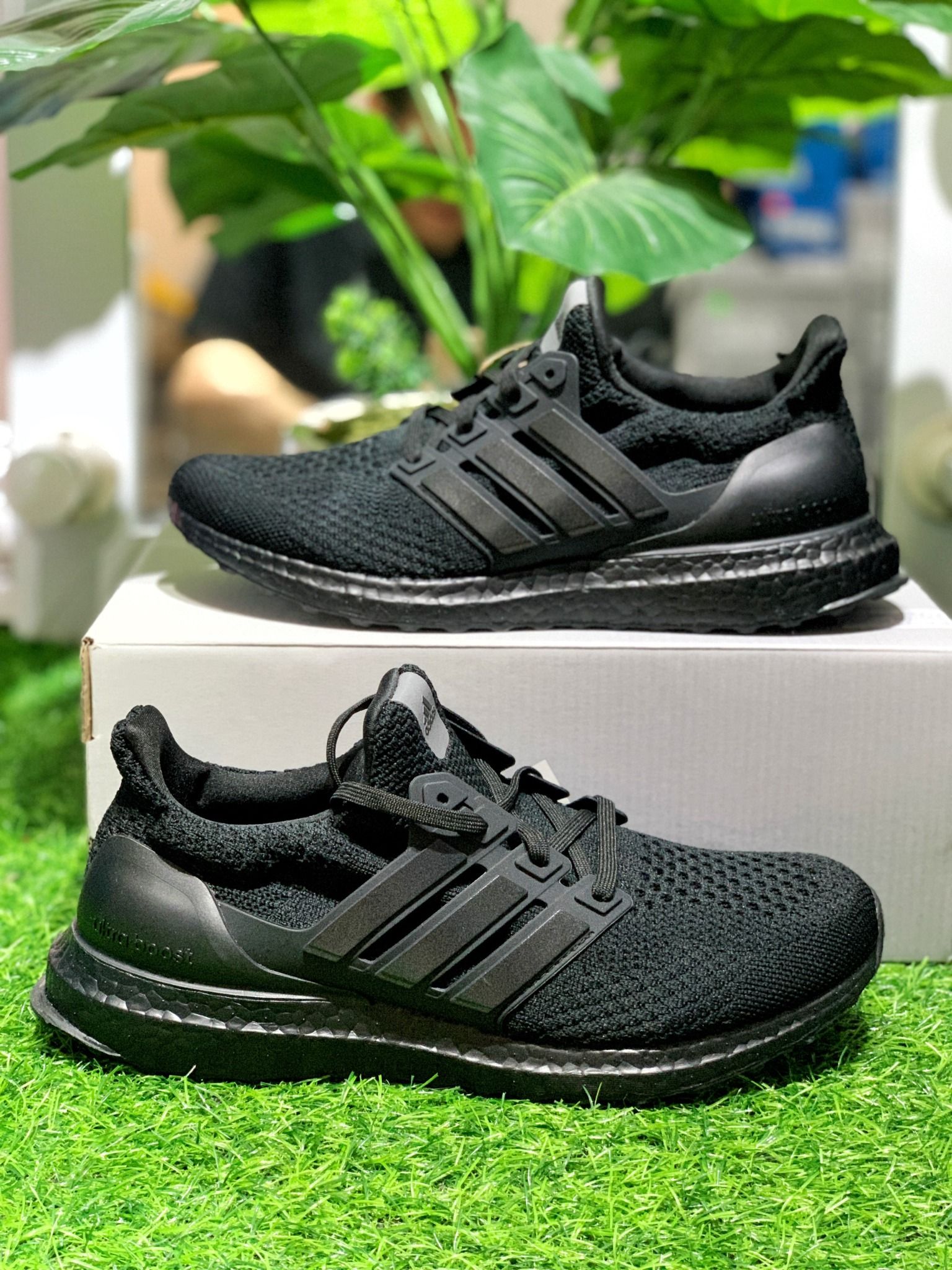  GV8745 Ultraboost 5.0 DNA Triple Black 