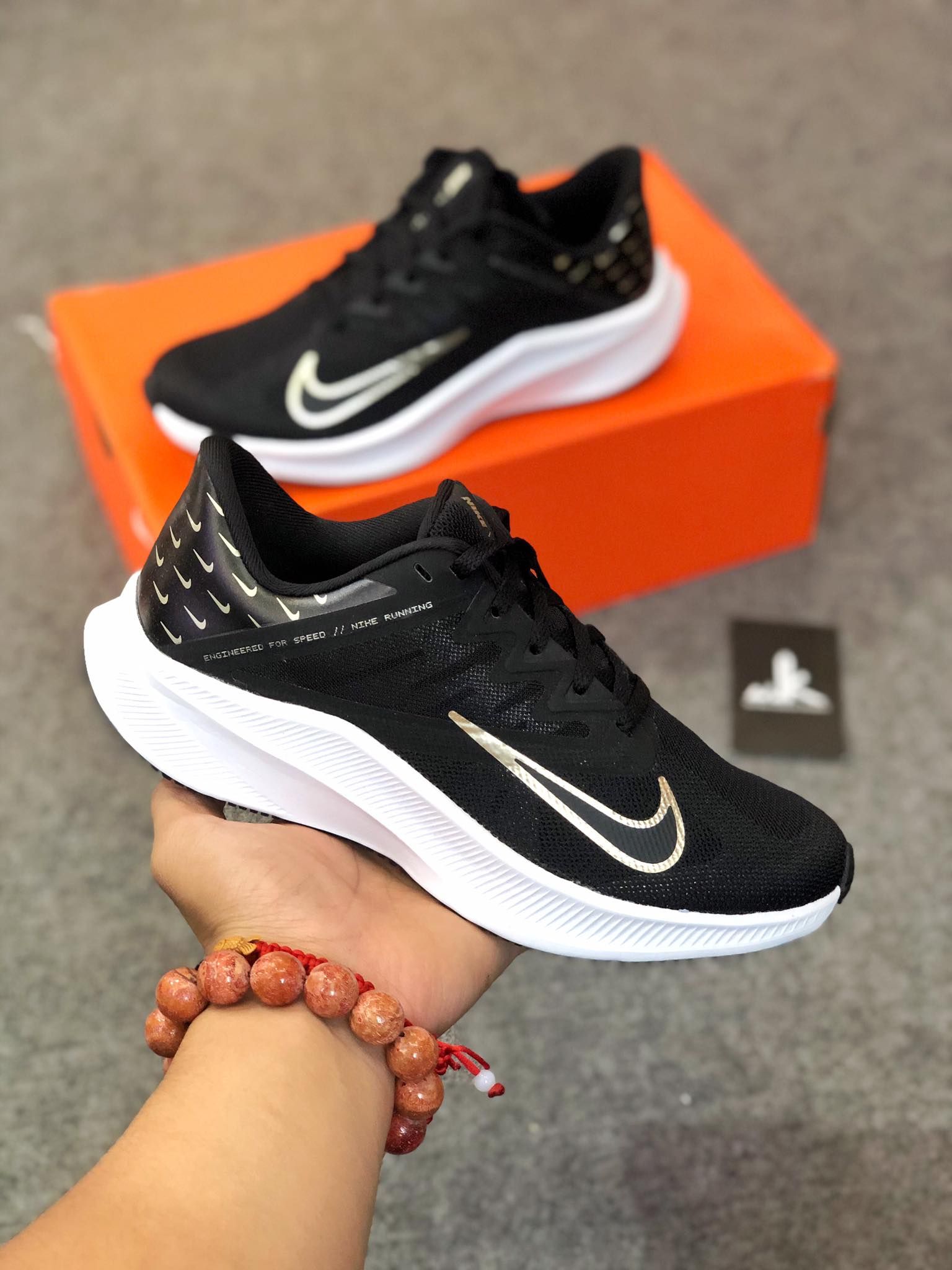  CV0149-001 Nike Quest 3 Premium Mini Swooshes 