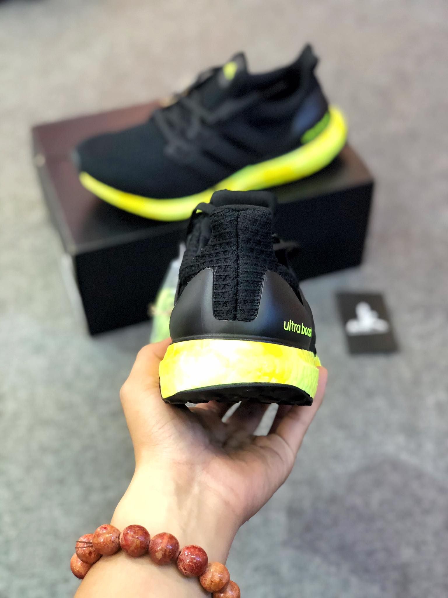  GZ8814 Ultraboost 4.0 DNA Solar Yellow 