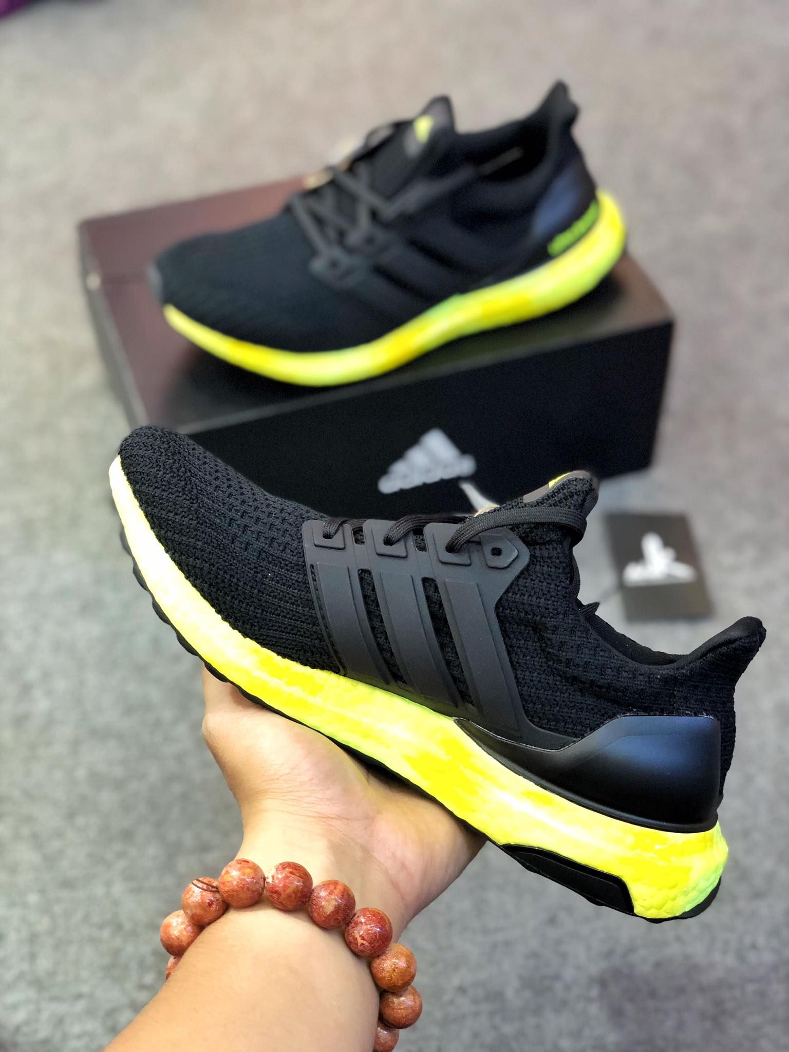  GZ8814 Ultraboost 4.0 DNA Solar Yellow 