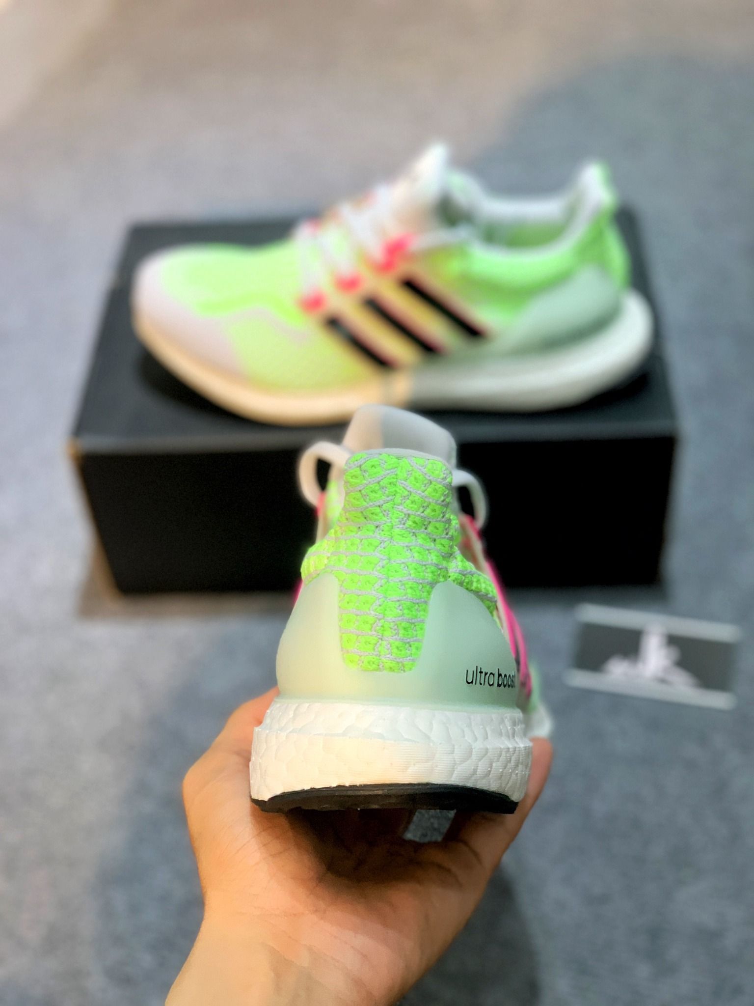  G58755 Ultraboost 5.0 DNA Dash Grey Signal Green 