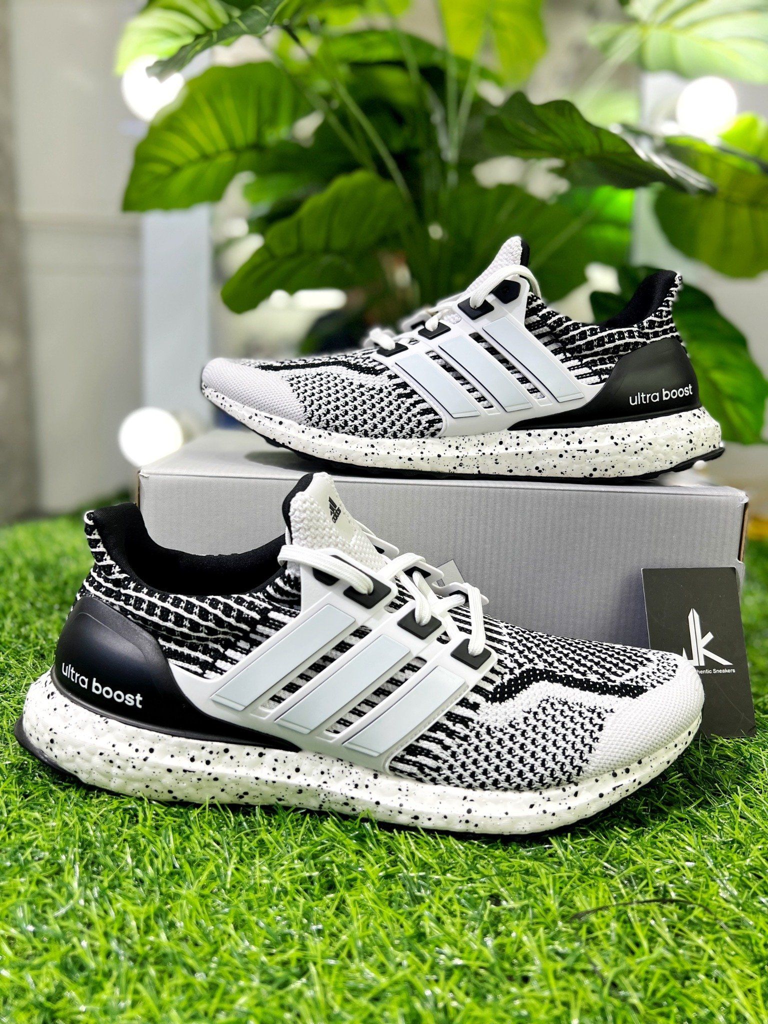  HP2474 Ultraboost 5.0 DNA Cloud White Black 