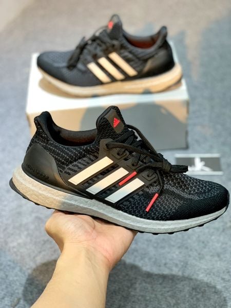  GZ0445 Ultraboost 5.0 DNA Core Black Silver Metallic 