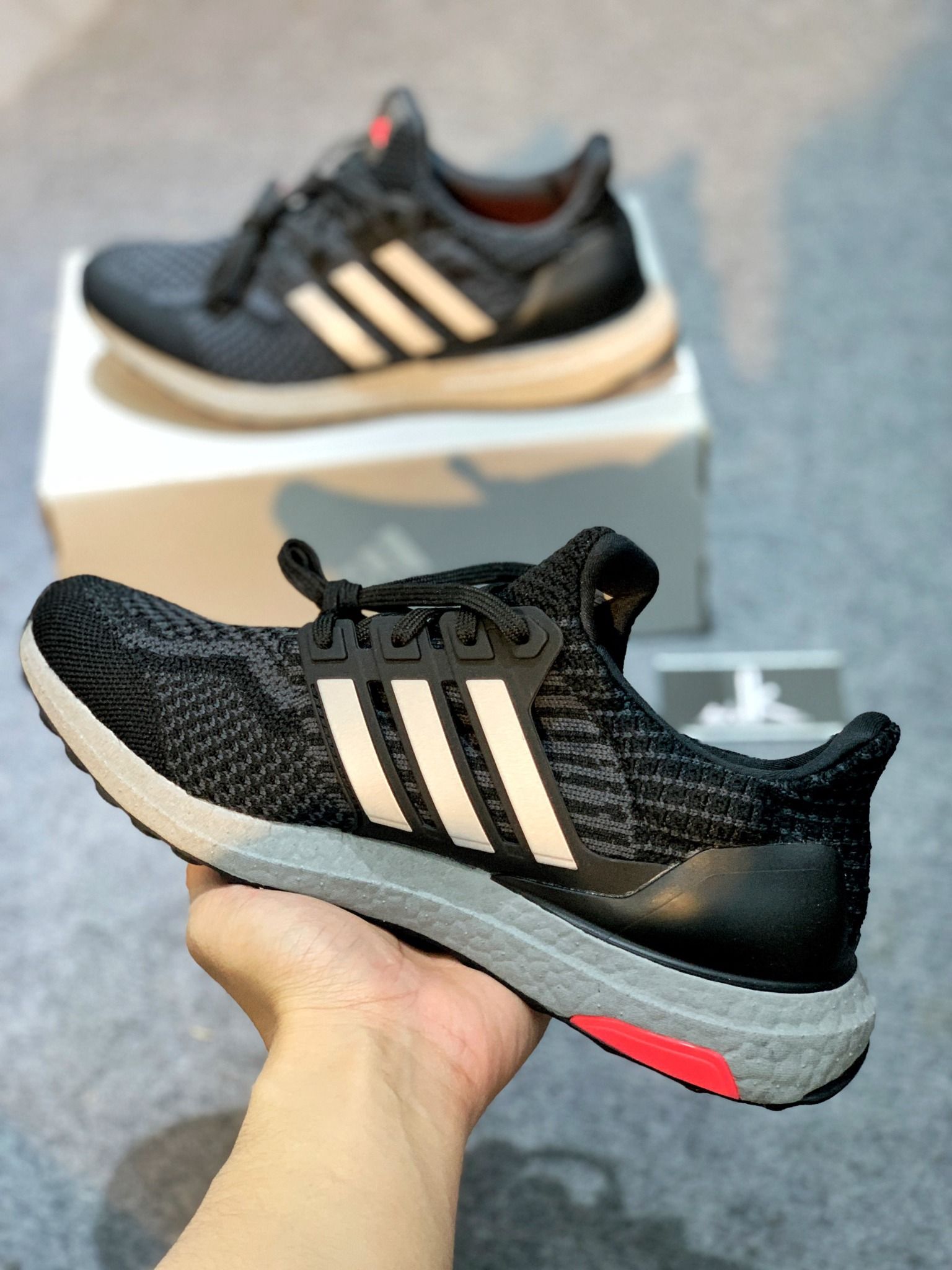  GZ0445 Ultraboost 5.0 DNA Core Black Silver Metallic 