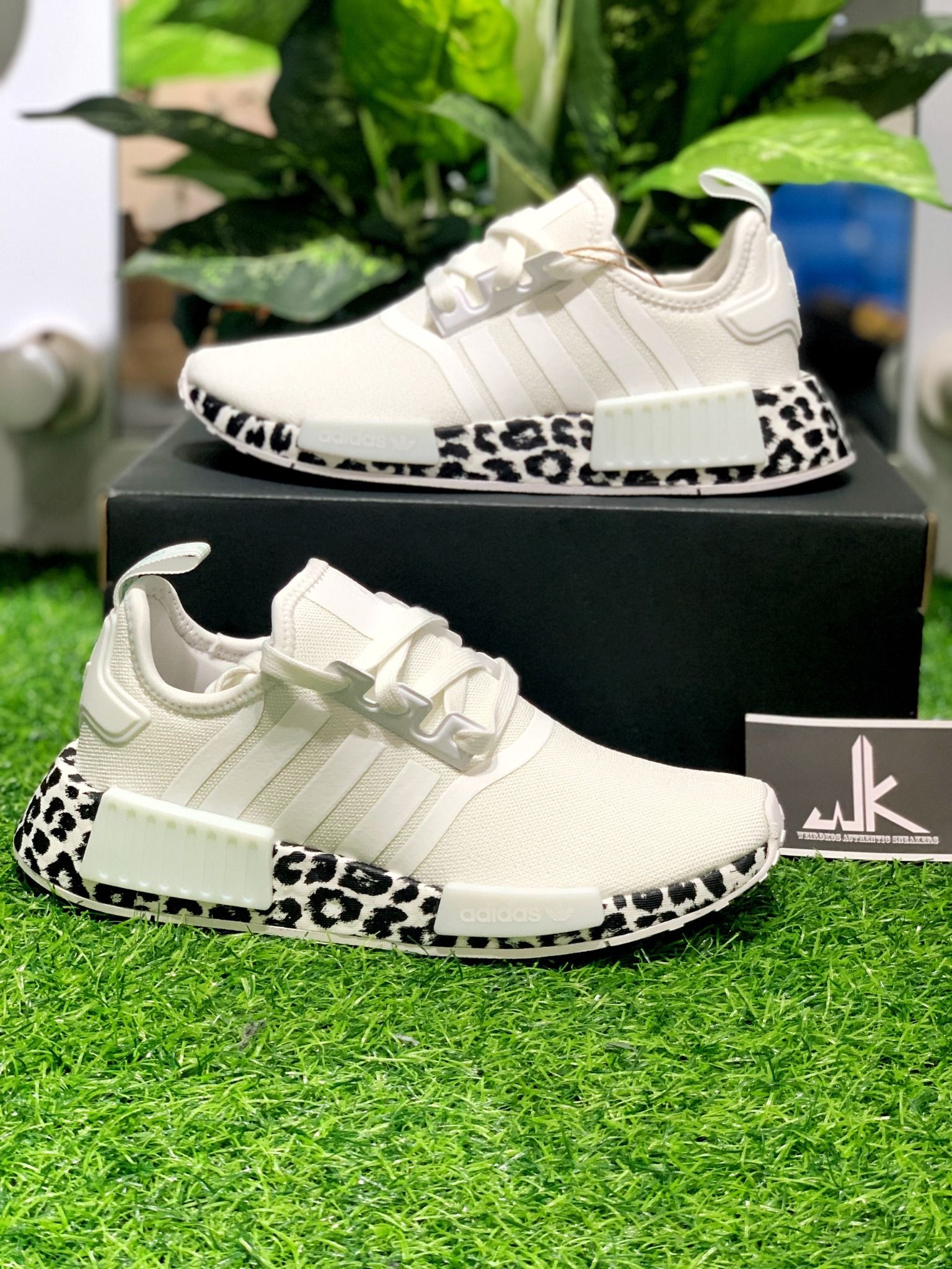  GZ1623 NMD R1 Leopard White 