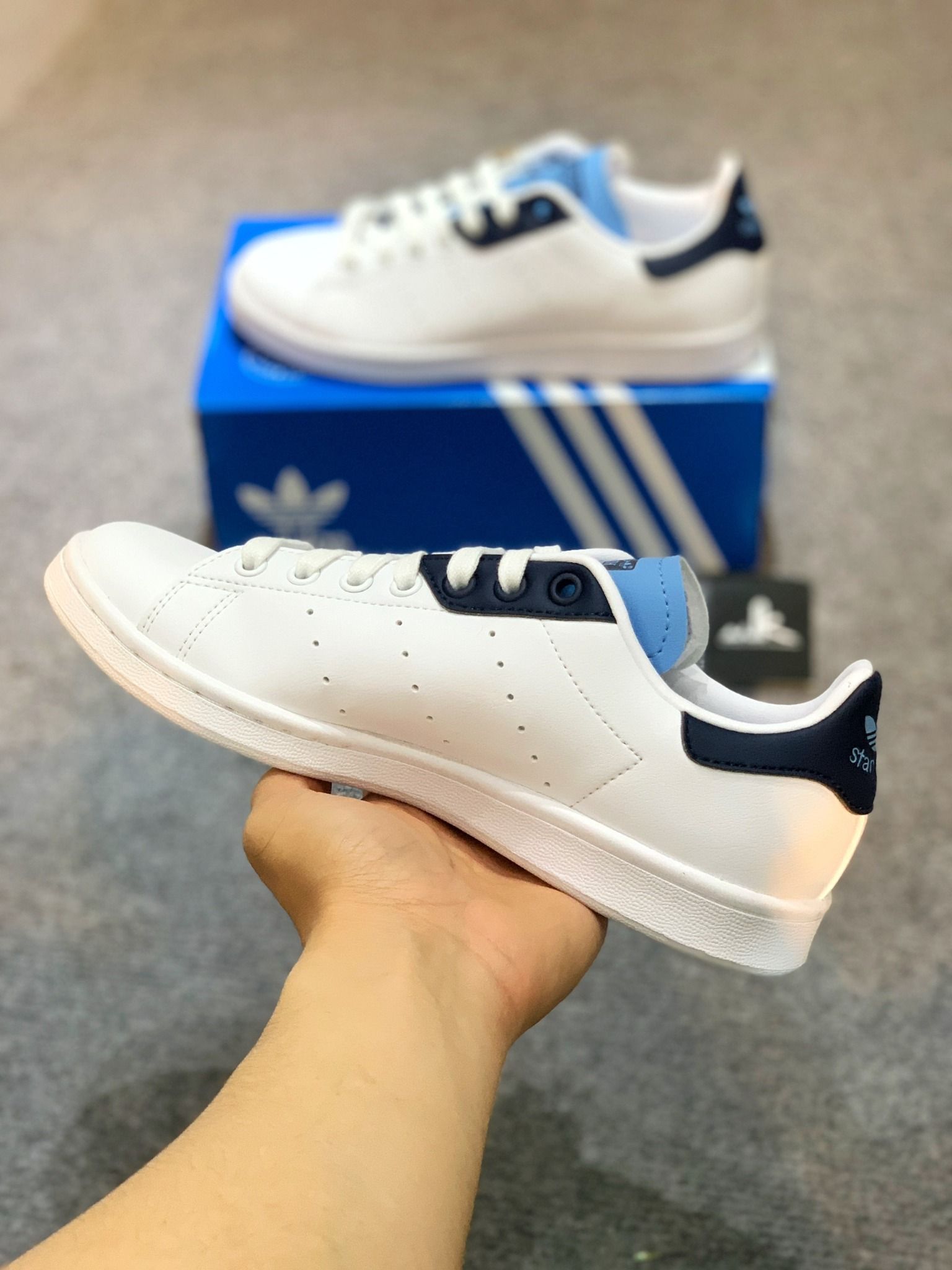  H00332 Stan Smith White Collegiate Navy 