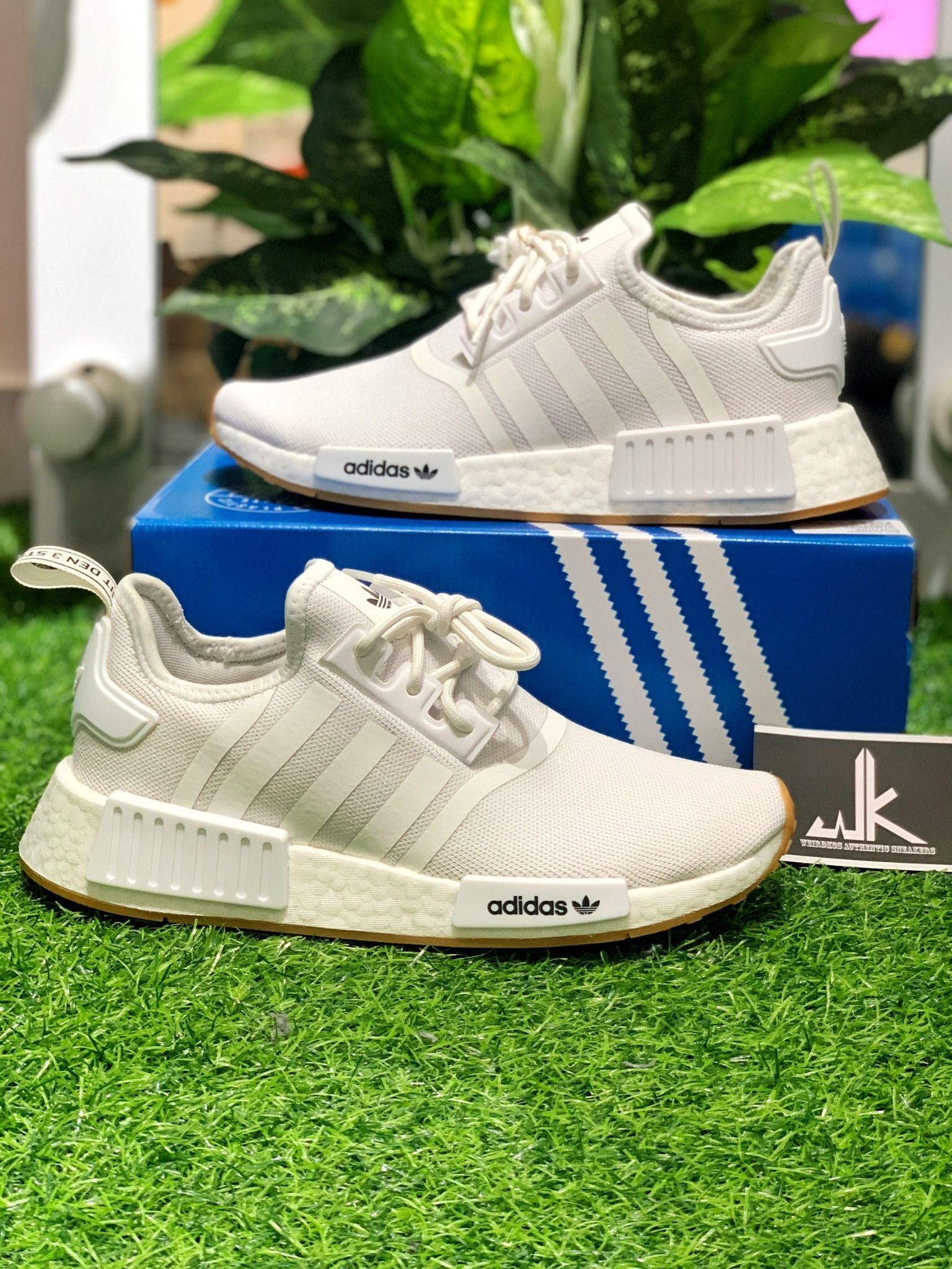  GZ9260 NMD R1 Primeblue White Gum 