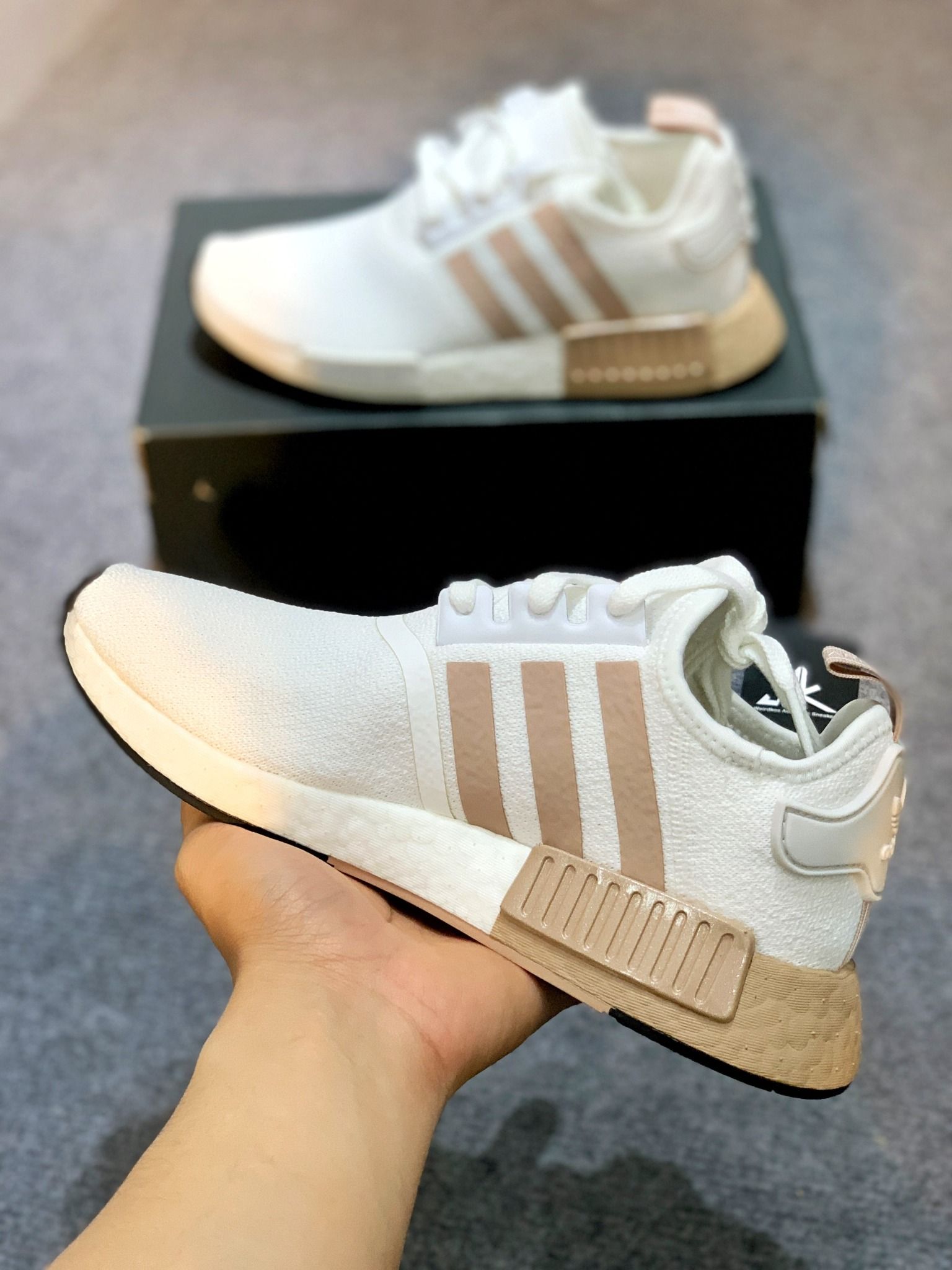  FV2475 NMD R1 White Ash Pearl 