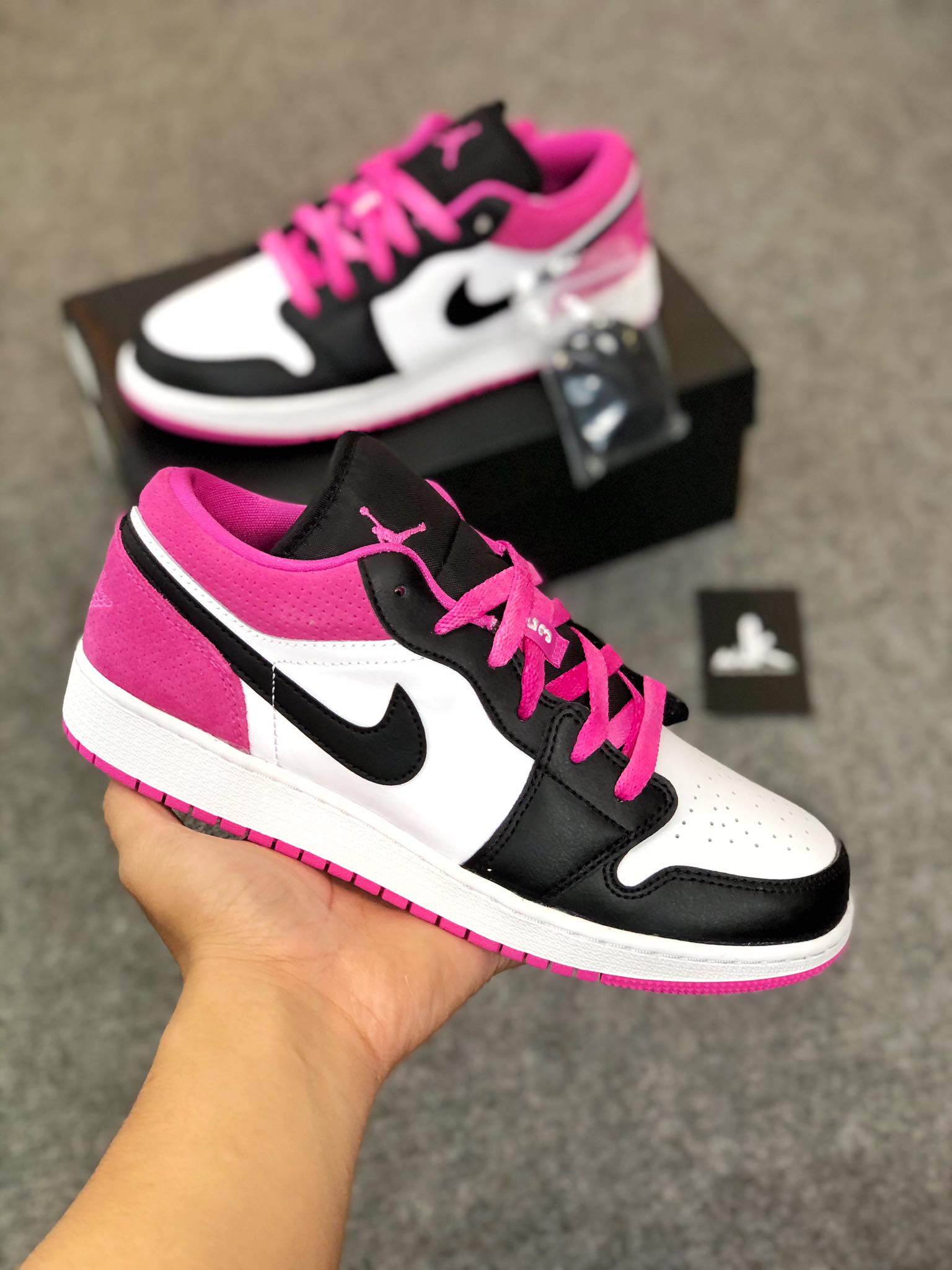 CK3022-005 Jordan 1 Low Black Active Fuchsia – Weirdkos Sneakers