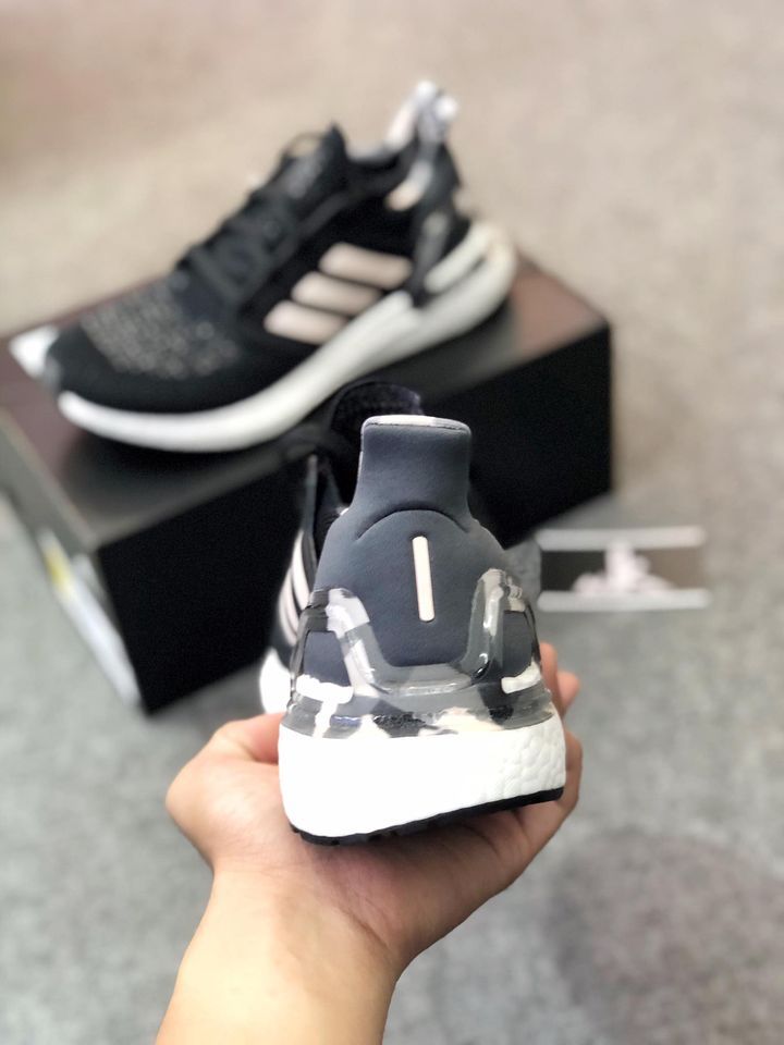  FV8349 - Ultraboost 20 Black Pink Tint 