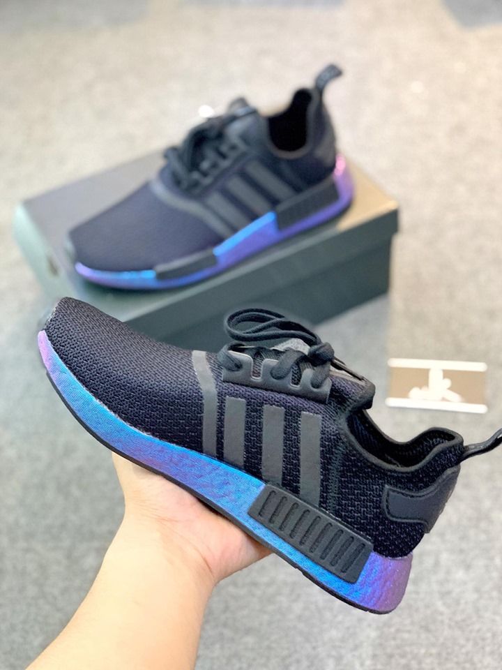  FV3645 - NMD R1 Core Black and Carbon 