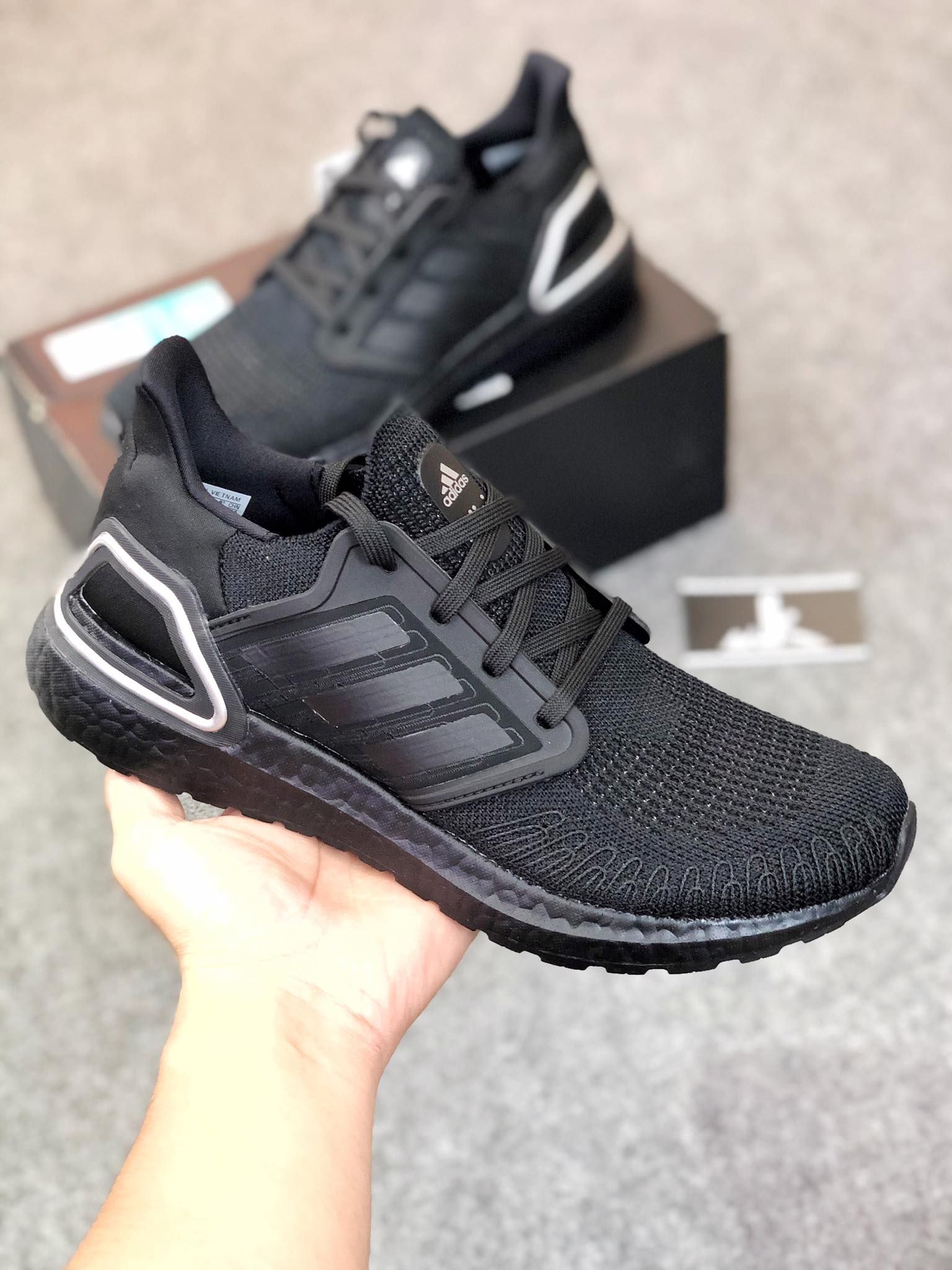  FV8333 - Ultraboost 20 All Black Silver 