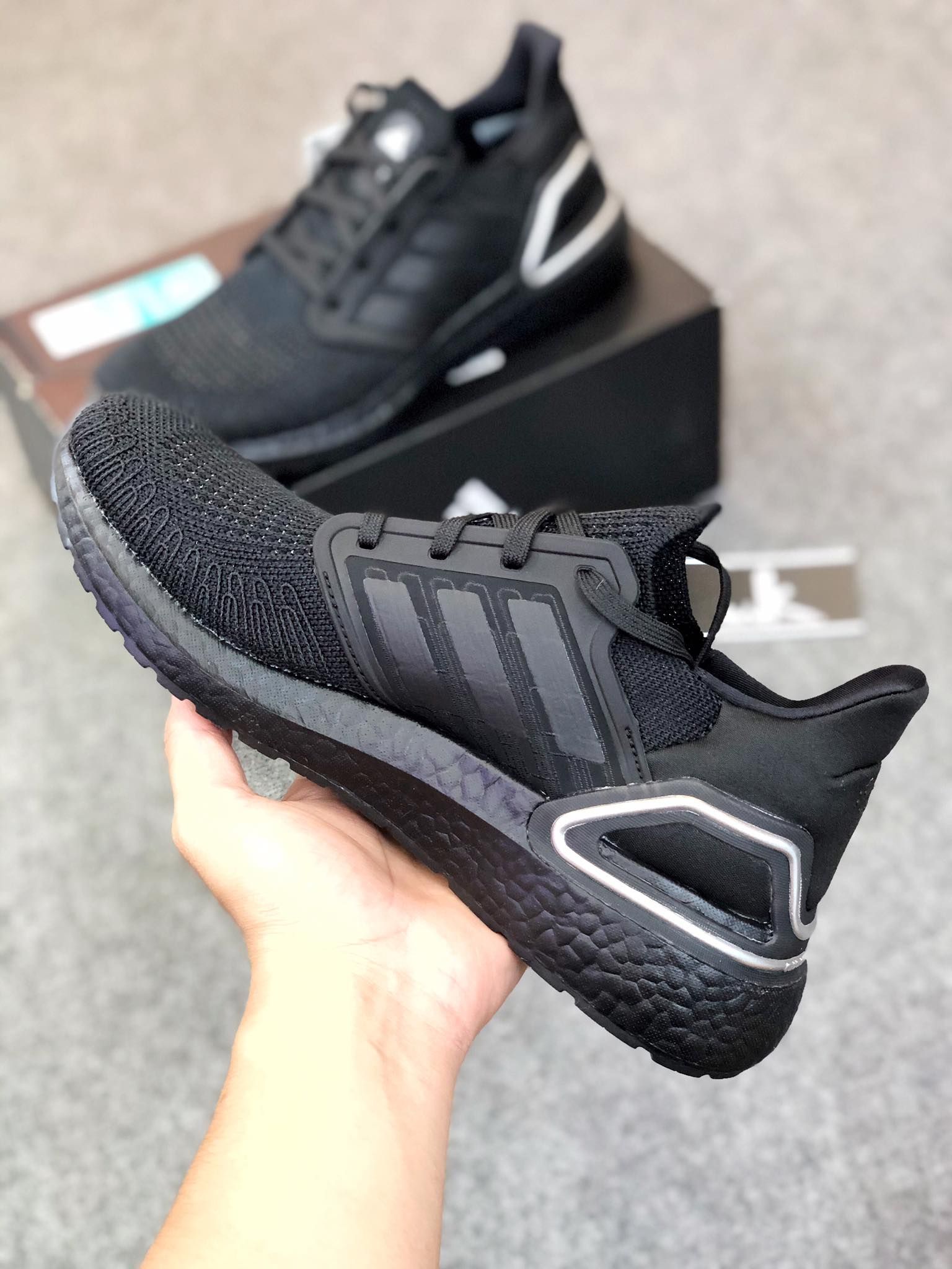  FV8333 - Ultraboost 20 All Black Silver 