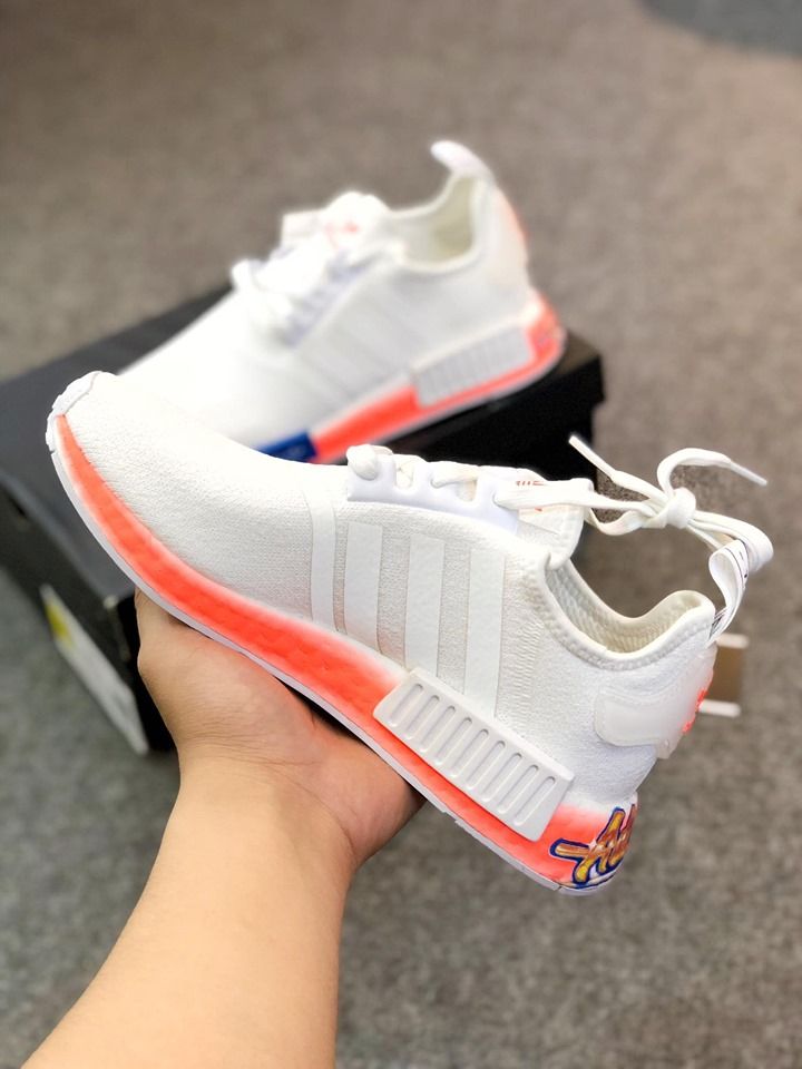  FV7852 - NMD R1 Cloud White Orange 