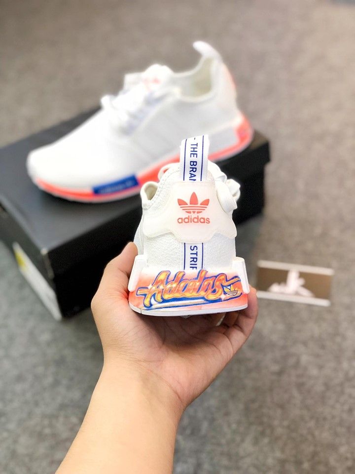  FV7852 - NMD R1 Cloud White Orange 