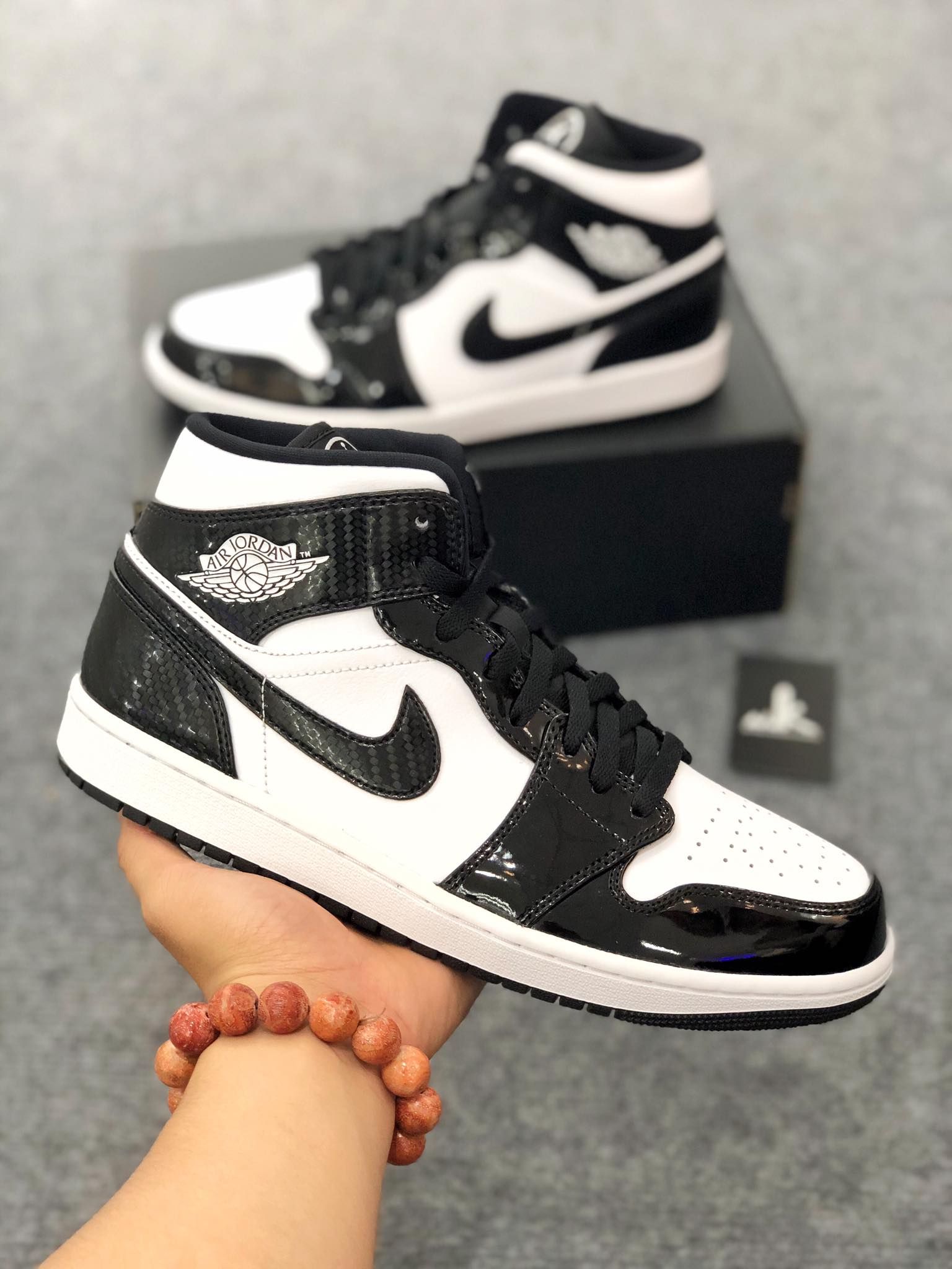  DD1649-001 Jordan 1 Mid Carbon Fiber 