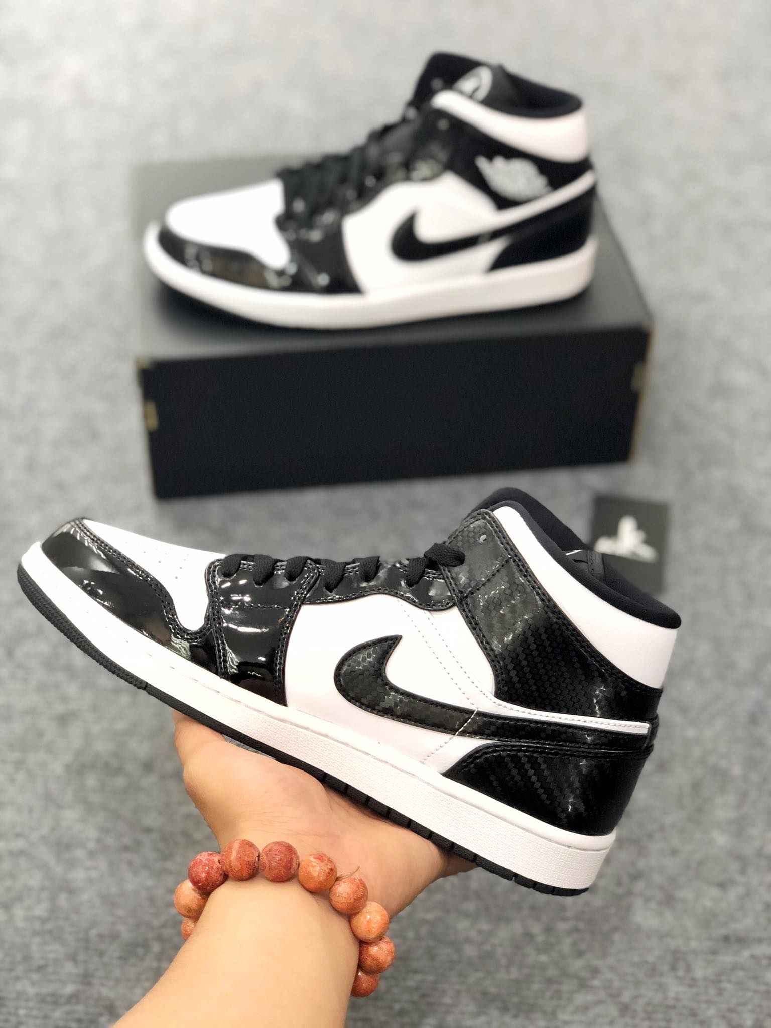  DD1649-001 Jordan 1 Mid Carbon Fiber 