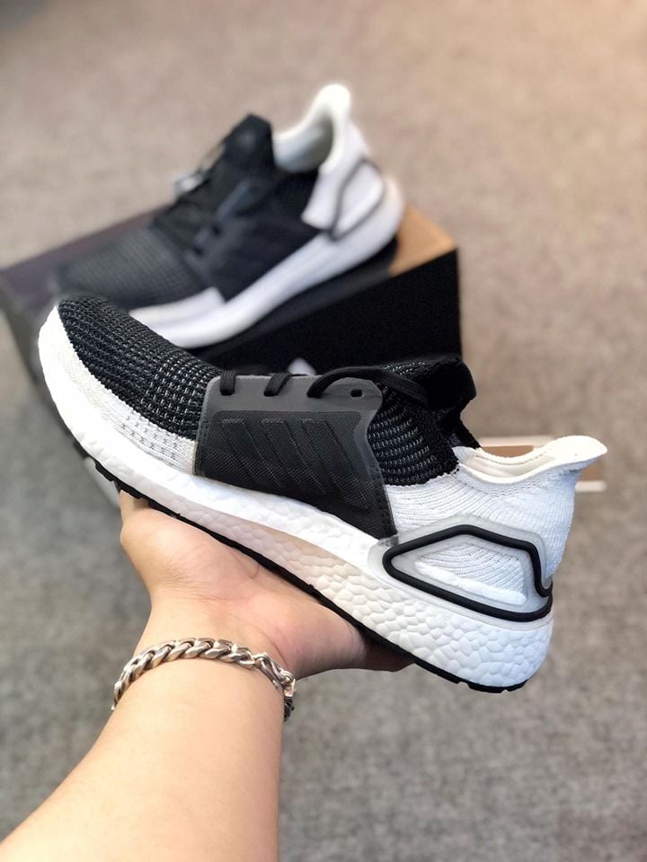  B37704  - Ultraboost 19 Oreo 