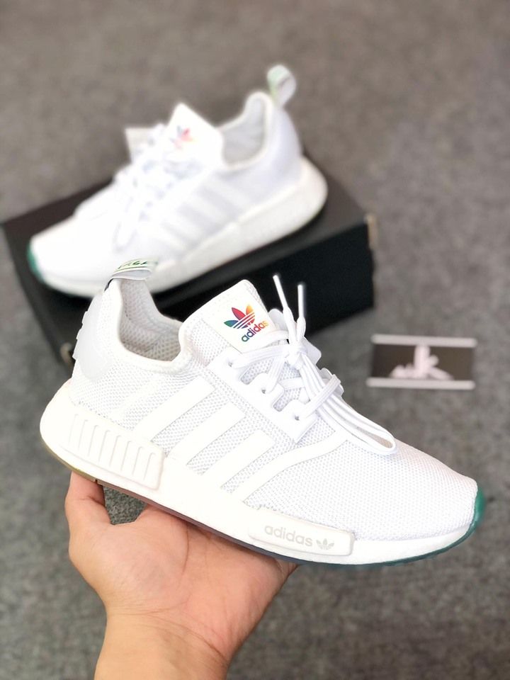  EH0755 - NMD R1 RAINBOW 