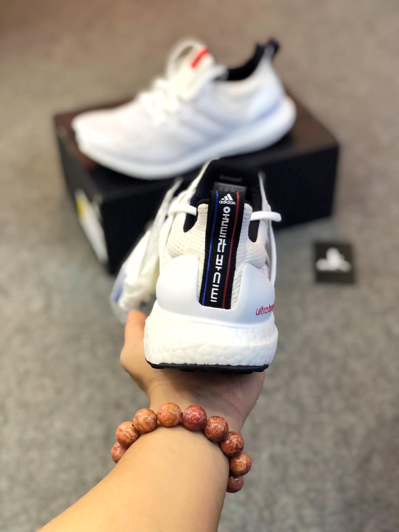  FW5422 Ultraboost Seoul White 