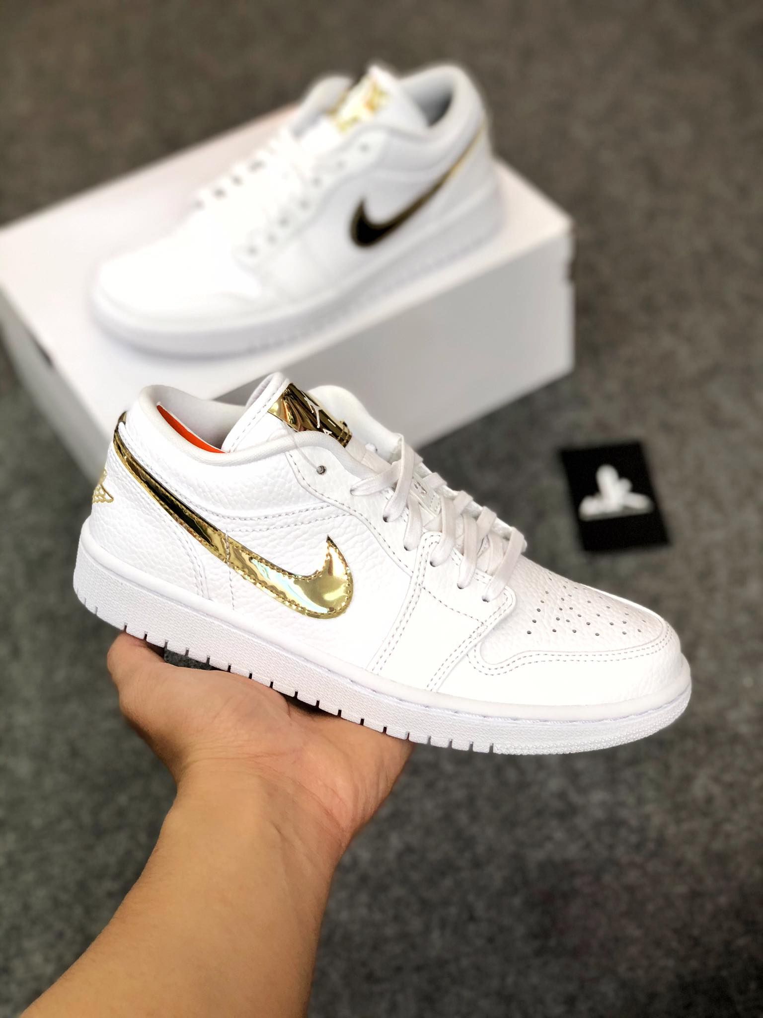  CZ4776-100 Jordan 1 Low White Metallic Gold 