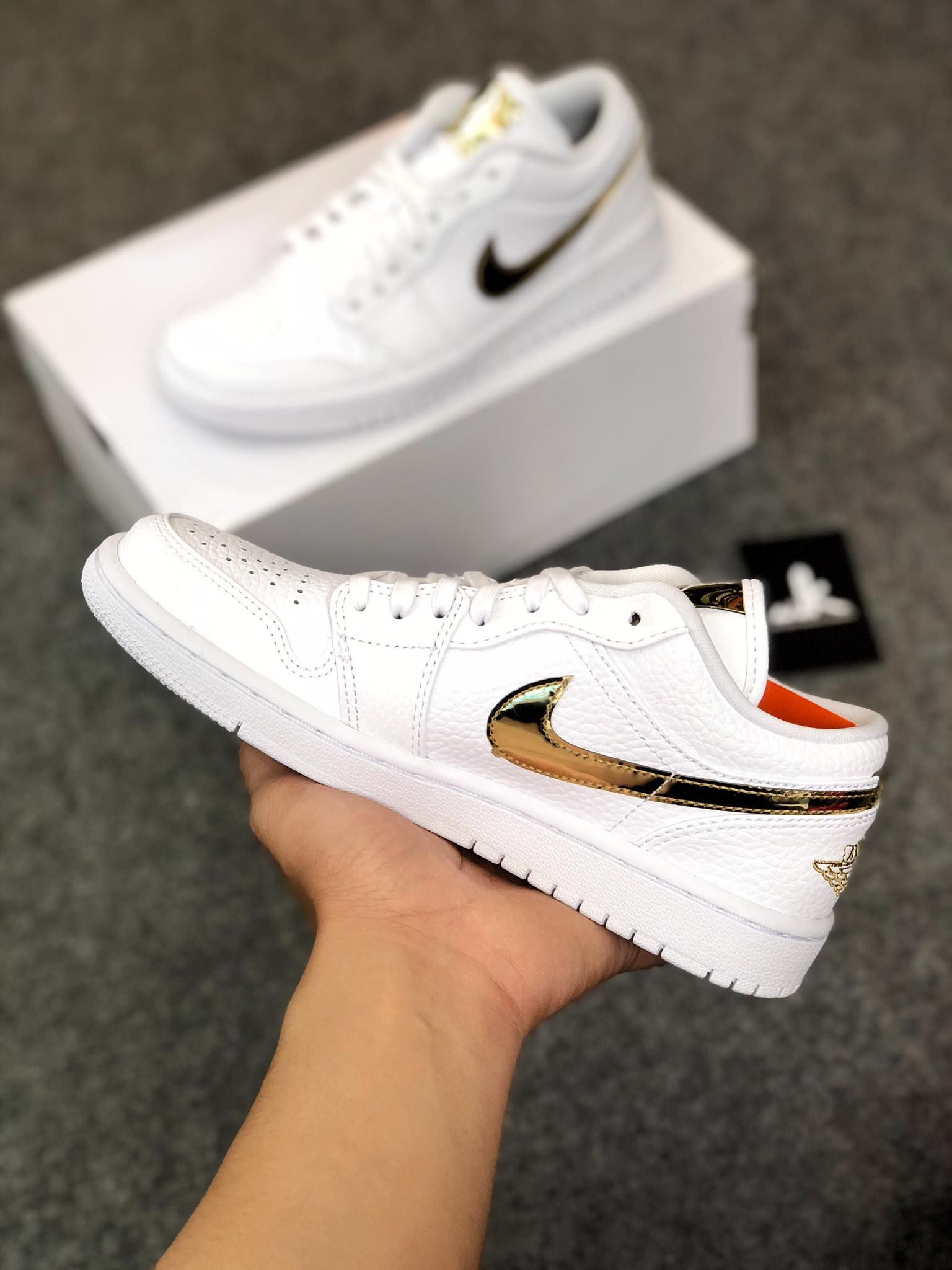  CZ4776-100 Jordan 1 Low White Metallic Gold 