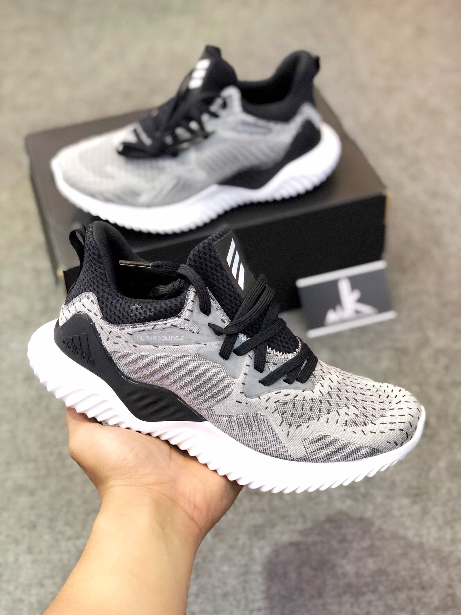  DB1118 Alphabounce Beyond Xám 