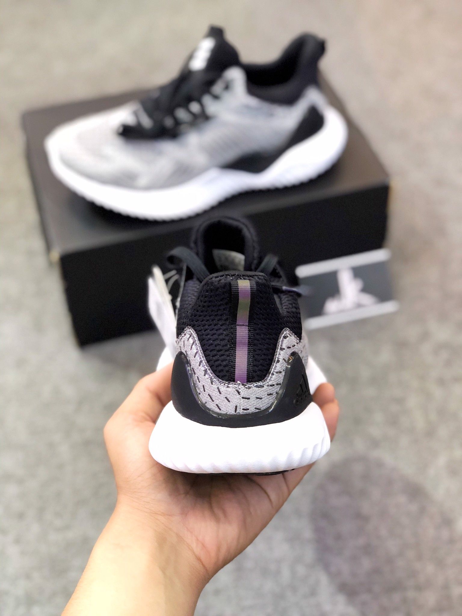  DB1118 Alphabounce Beyond Xám 