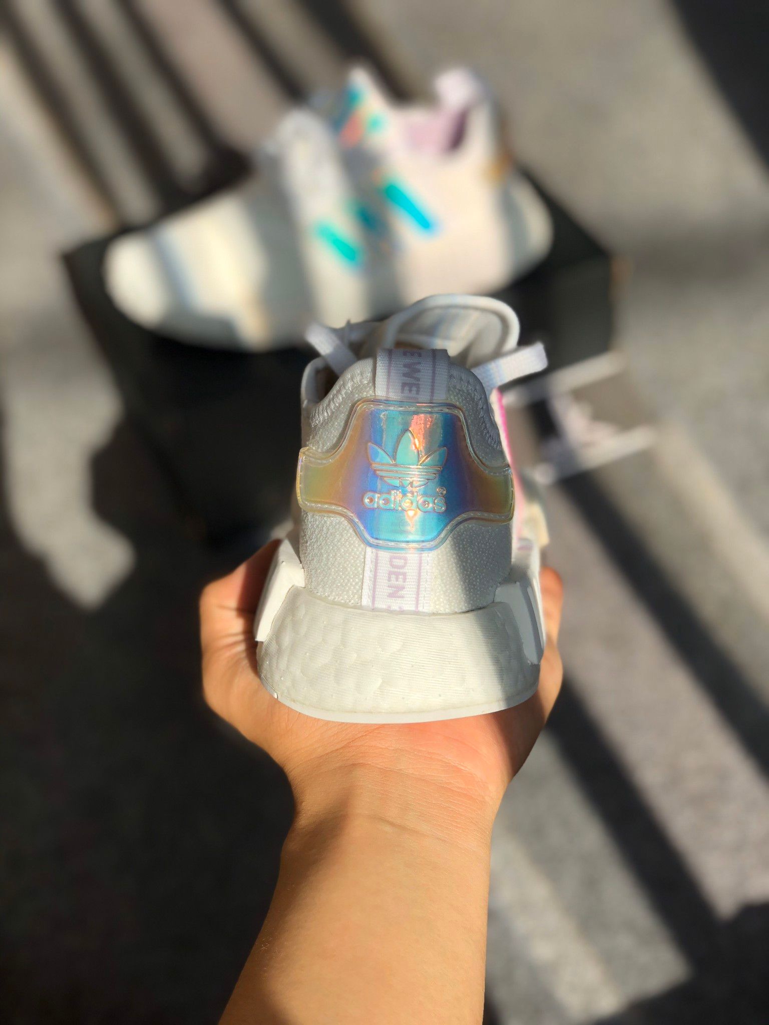  FY1263 - NMD R1 Hologram 