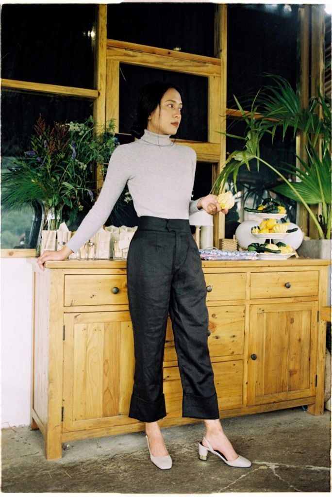 NGỘ trousers