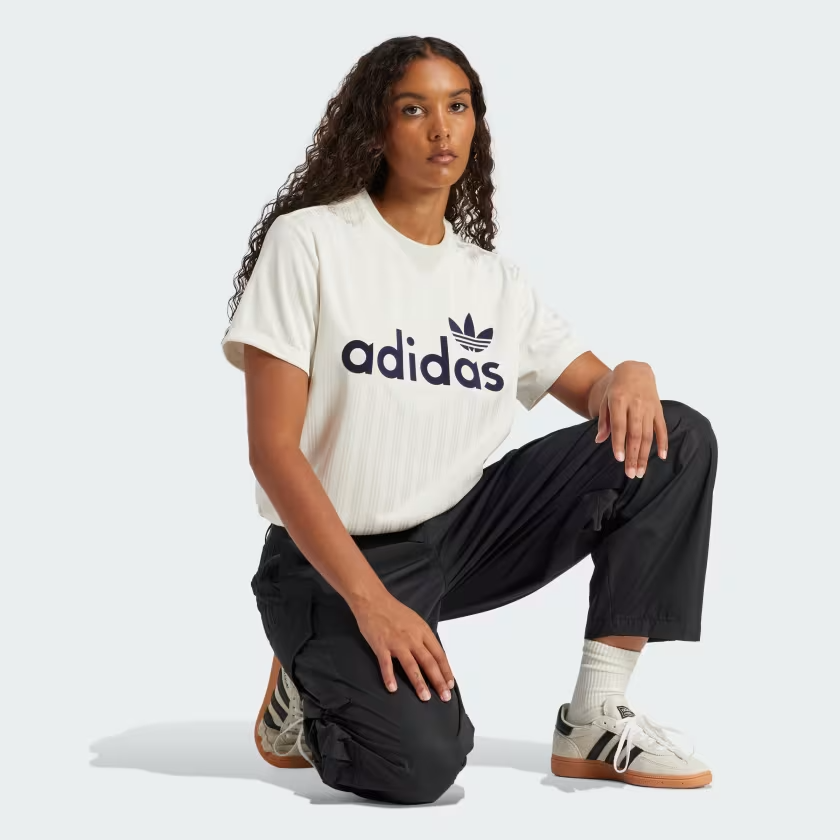 Áo T-shirt adidas Boyfriend Linear Graphic Nữ - JC7700