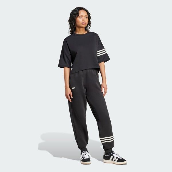 Áo T-shirt adidas Neuclassics Nữ - IW5603