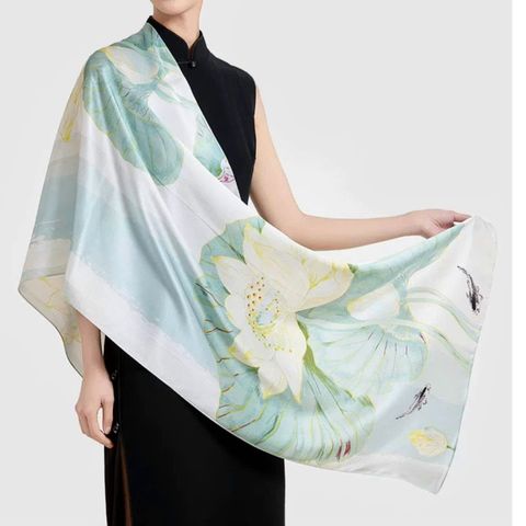  Khăn Lụa Họa Tiết Hoa Sen Trắng - Kích thước 180 * 90cm 