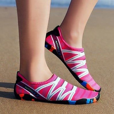  Giày đi biển họa tiết hồng sọc trắng - Adult aqua shoes - SA023-06 