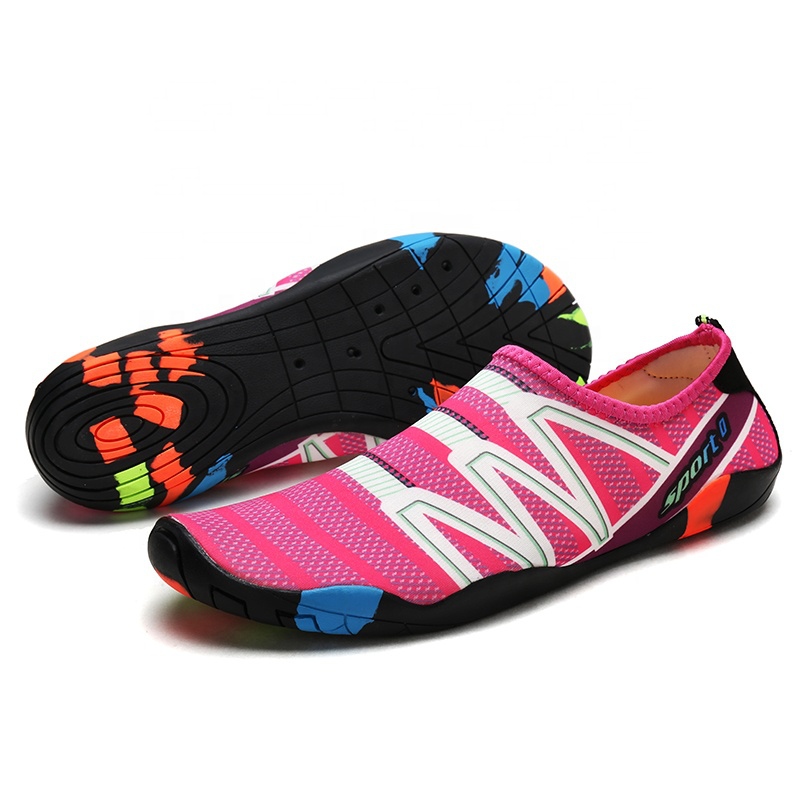  Giày đi biển họa tiết hồng sọc trắng - Adult aqua shoes - SA023-06 