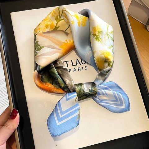  Khăn lụa vuông 70 * 70cm họa tiết hoa mùa xuân tinh tế 