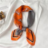  Khăn lụa vuông 70 x 70cm hình ngựa phối họa tiết đen trắng 