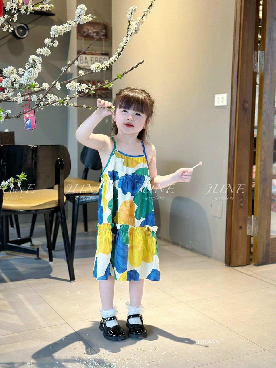  Đầm 2 dây đi biển siêu xinh cho bé 