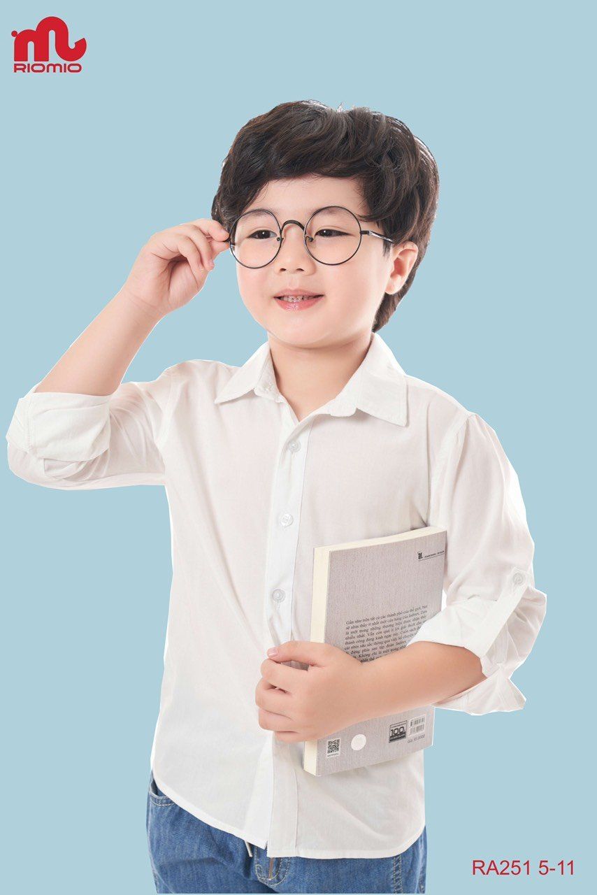 4 kiểu áo sơ mi trẻ trung được sao Việt diện ngày hè