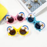 Kính mát hình cầu vồng cho bé gái siêu đáng yêu 
