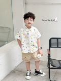  Set áo sơ mi họa tiết cây cỏ phối quần kaki short mềm mại 