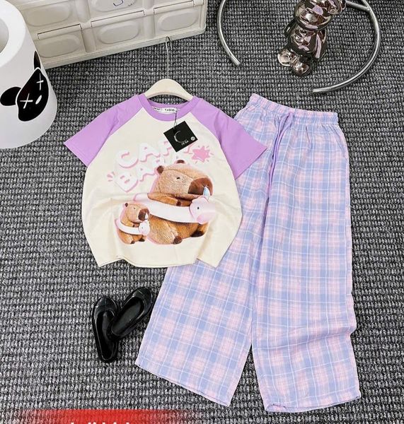  Set bé gái quần ống suông vải caro cotton phối áo thun hoạ tiết Capybara xịn sò S29 _ Beekids 
