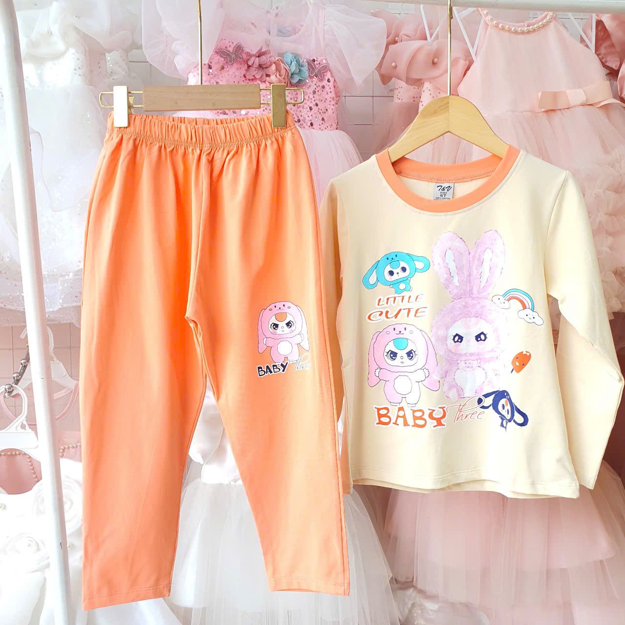  DB38 _ Bộ thun dài tay bé gái từ 12 đến 50kg họa tiết Baby Three cầu vồng dễ thương _ Beekids 